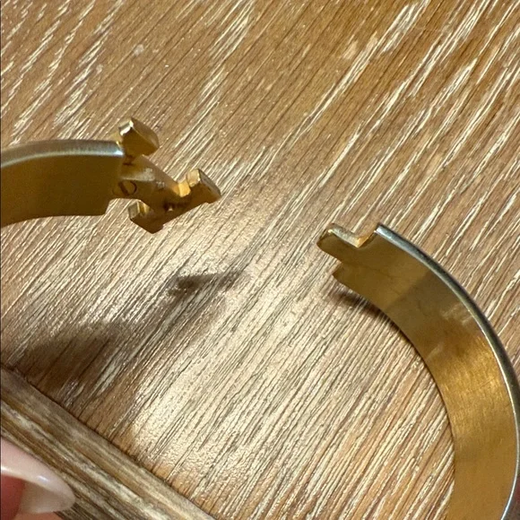 Gold and White Hermes Style Bracelet - Picture 4 of 8